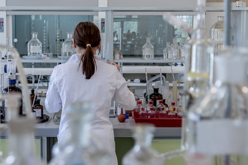 Signalétique hôpital pour entreprise à Nantes : nos solutions 2026