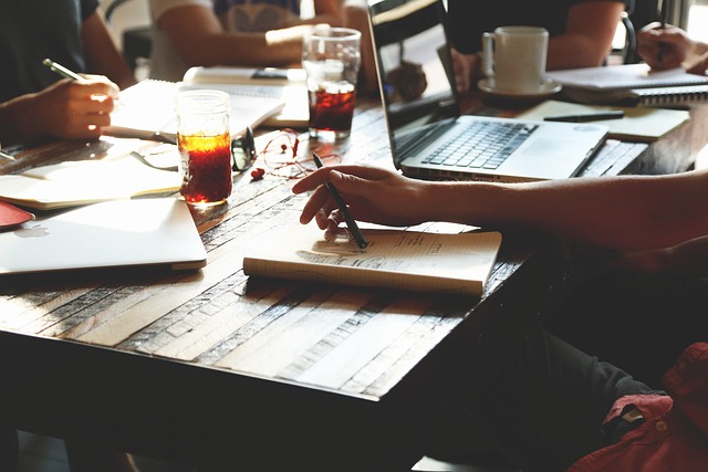 formation seo à lyon : comment choisir le meilleur accompagnement en 2025 ?