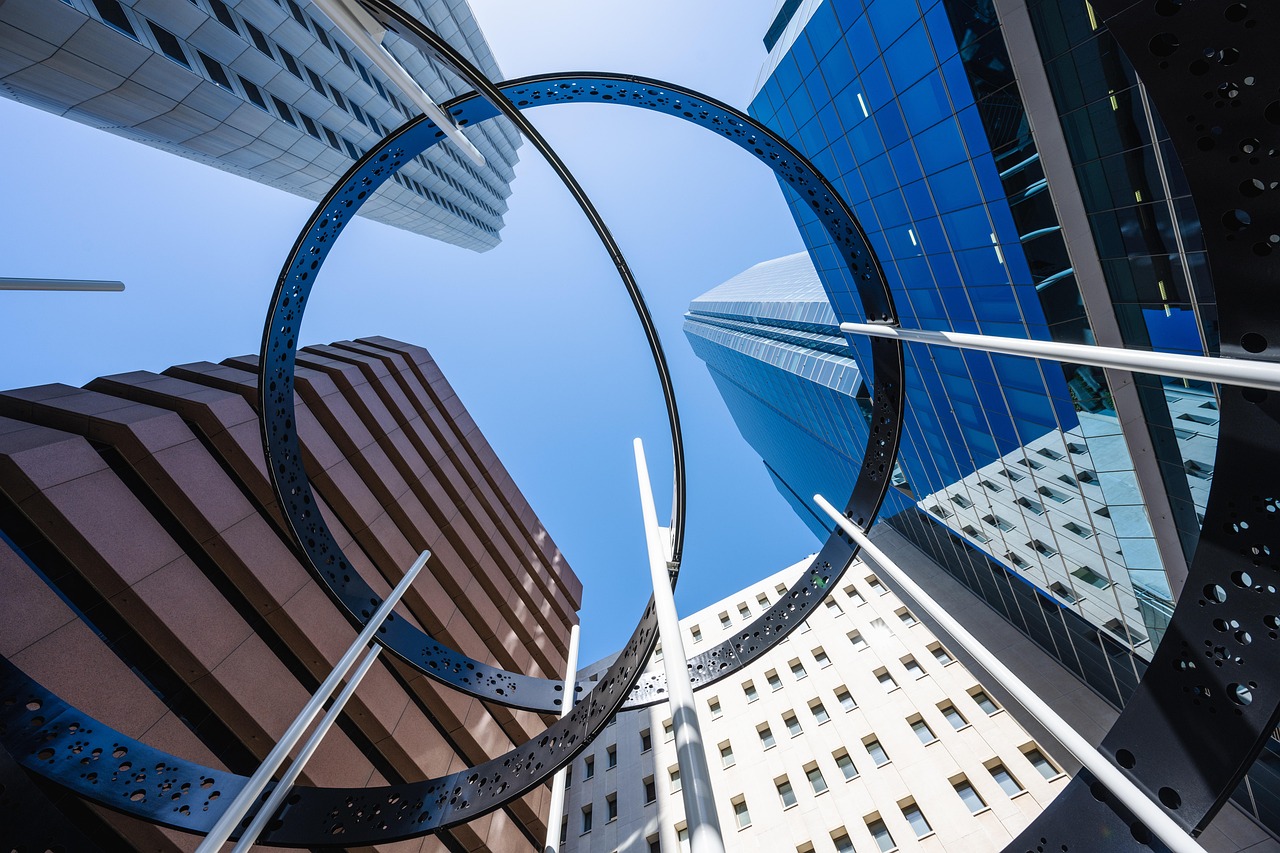 découvrez les différentes formes de structures d'entreprise, leurs avantages, inconvénients et comment choisir celle qui convient le mieux à votre activité professionnelle.